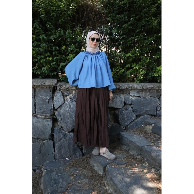 25030 Women's Indigo Blouse With Gathered Crinkle Collar And Flounce