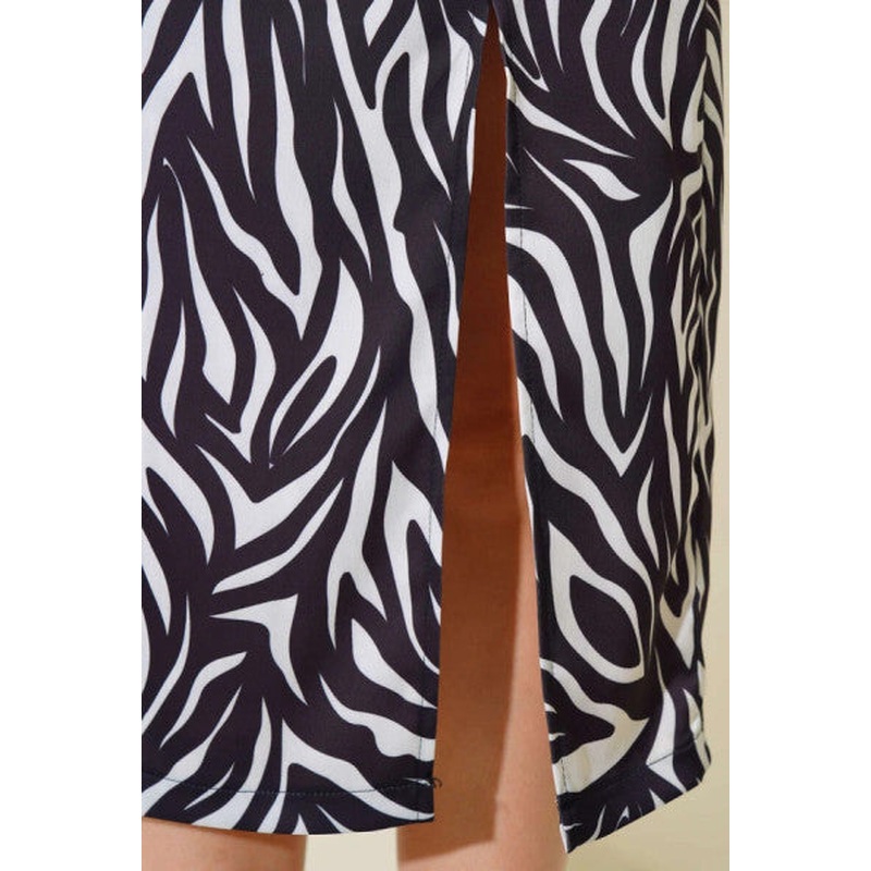 Zebra Patterned Slit Skirt Black