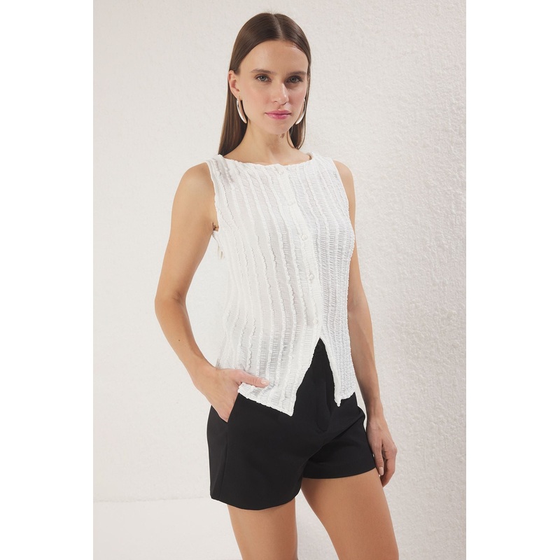 Women's Ecru Straight Sleeveless Slim Blouse