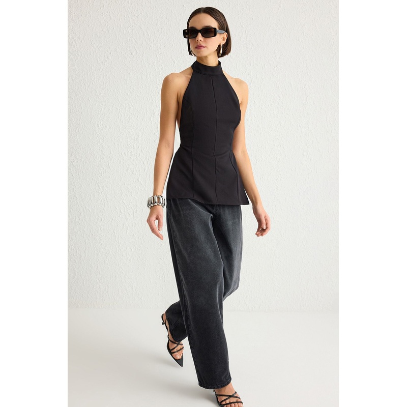 Women's Plain Sleeveless Fitted Blouse