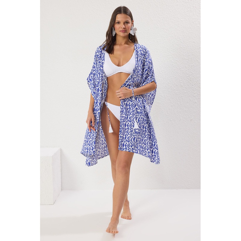 Women's Very Colorful Paisley Short Fitted Kimono & Kaftan