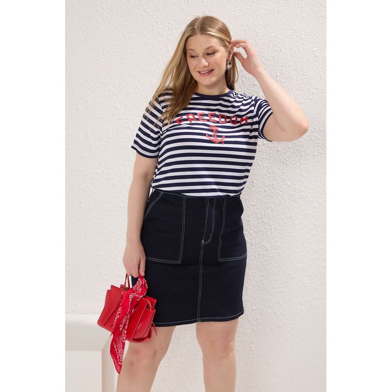 Curve Navy Blue Plus Size T-Shirt