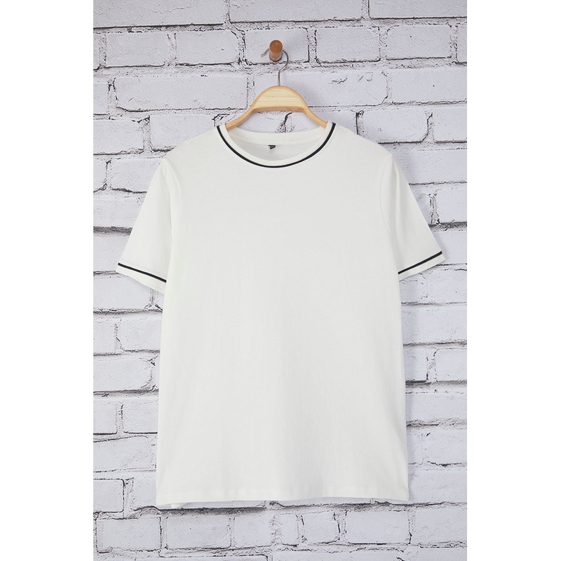 Curve Women's Ecru Straight Short Regular Plus Size T-Shirt