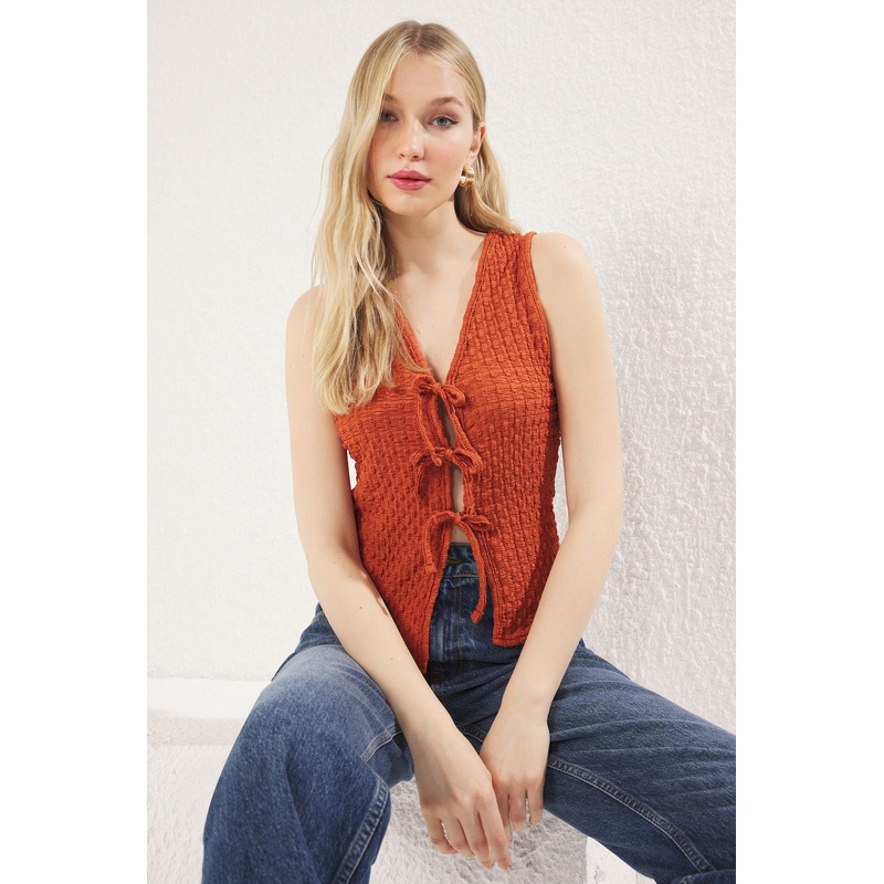 Women's Bordeaux Plain Sleeveless Slim Blouse