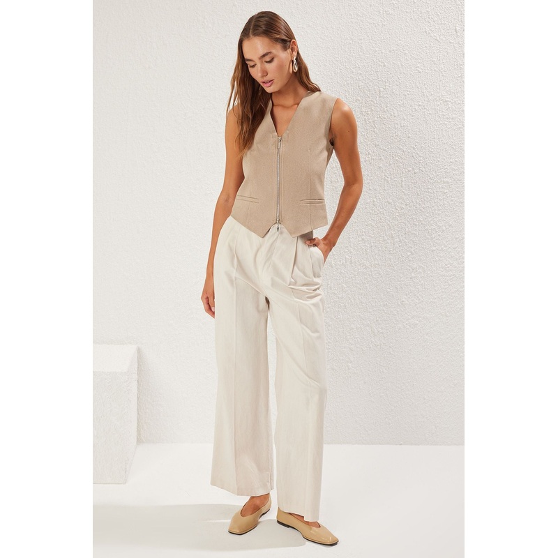 Women's Beige Plain Regular Vest