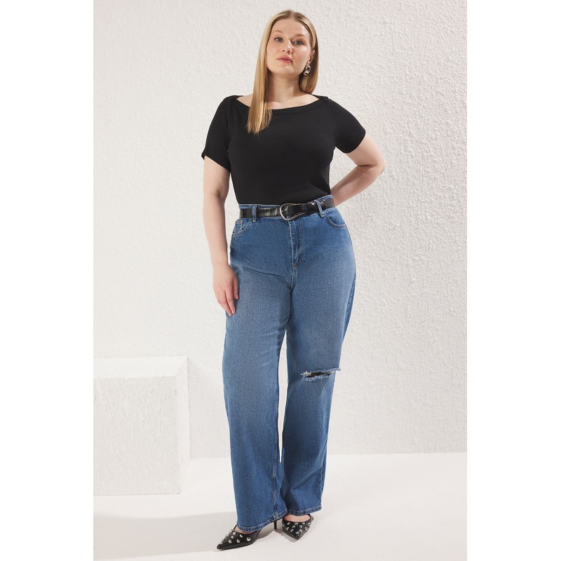 Curve Women's Plain Short Fitted Plus Size Blouse