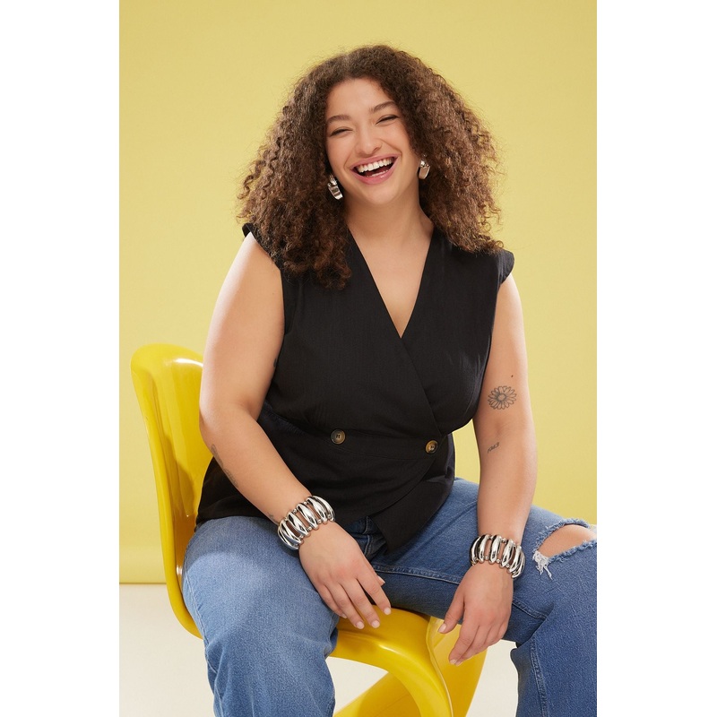 Curve Women's Plain Sleeveless Regular Plus Size Blouse