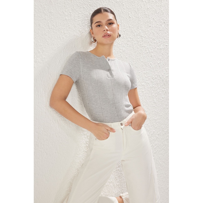 Women's Gray Plain Short Regular Blouse