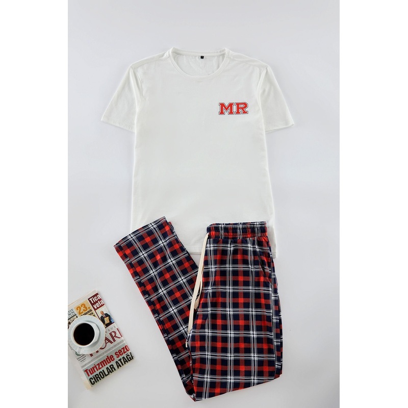 Man Men's Ecru Plaid / Checkered Short Homewear Regular Pajama Set