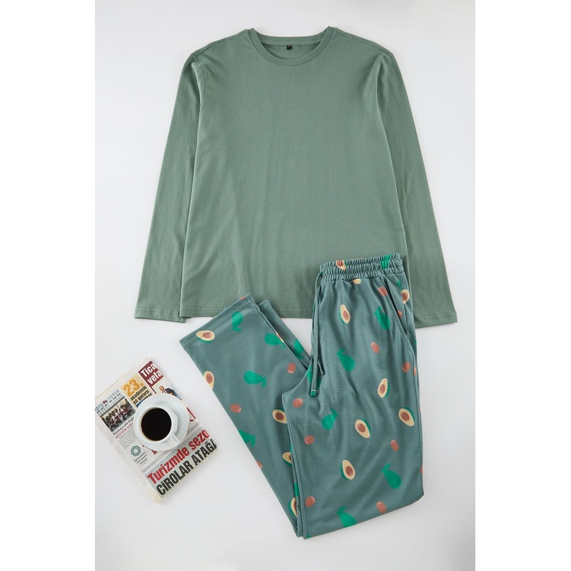 Man Men's Green Printed Long Homewear Regular Pajama Set