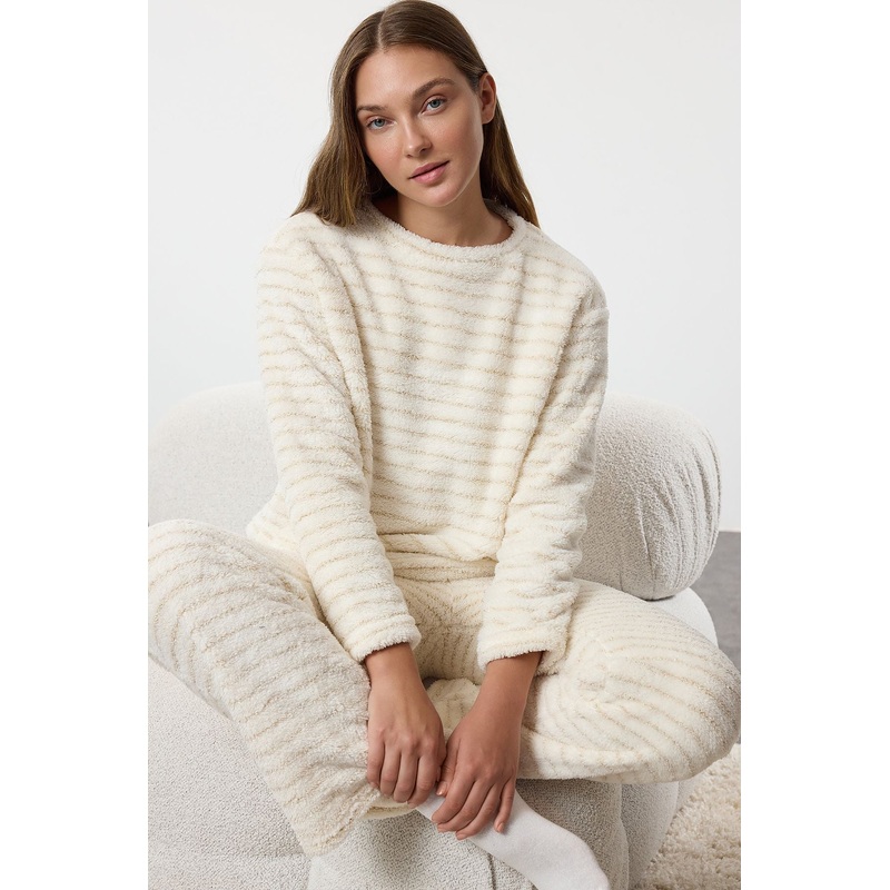 Women's Herz Long Lounge Regular Fit Pajama Sets