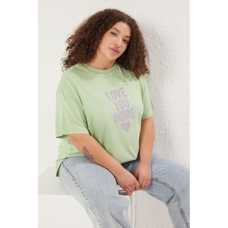 Curve Women's Green Slogan Short Oversize Plus Size T-Shirt