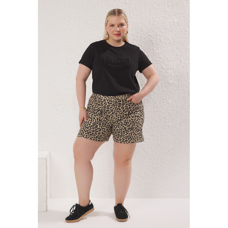 Curve Women's Very Colorful Animals High Waist Plus Size Shorts & Bermudas