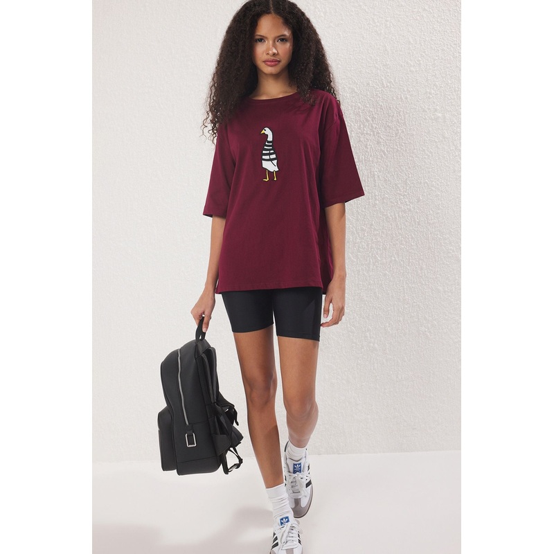 Women's Burgundy Embroidered / Embroidered Short Relaxed T-Shirt