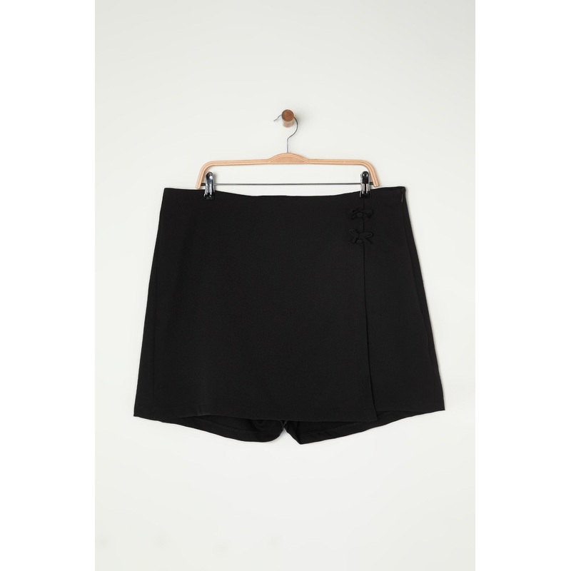 Curve Women's Striped High Waist Plus Size Shorts & Bermudas