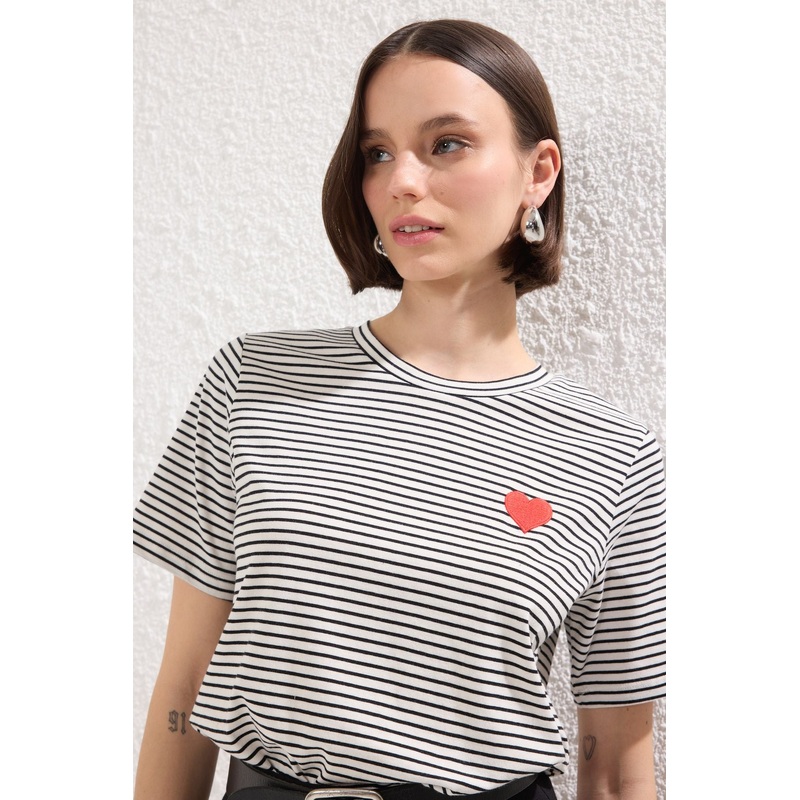 Women's Striped Short Regular T-Shirt