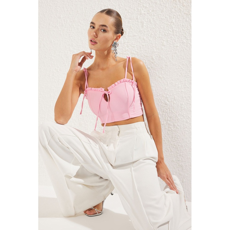 Women's Plain Spaghetti Strap Crop Top