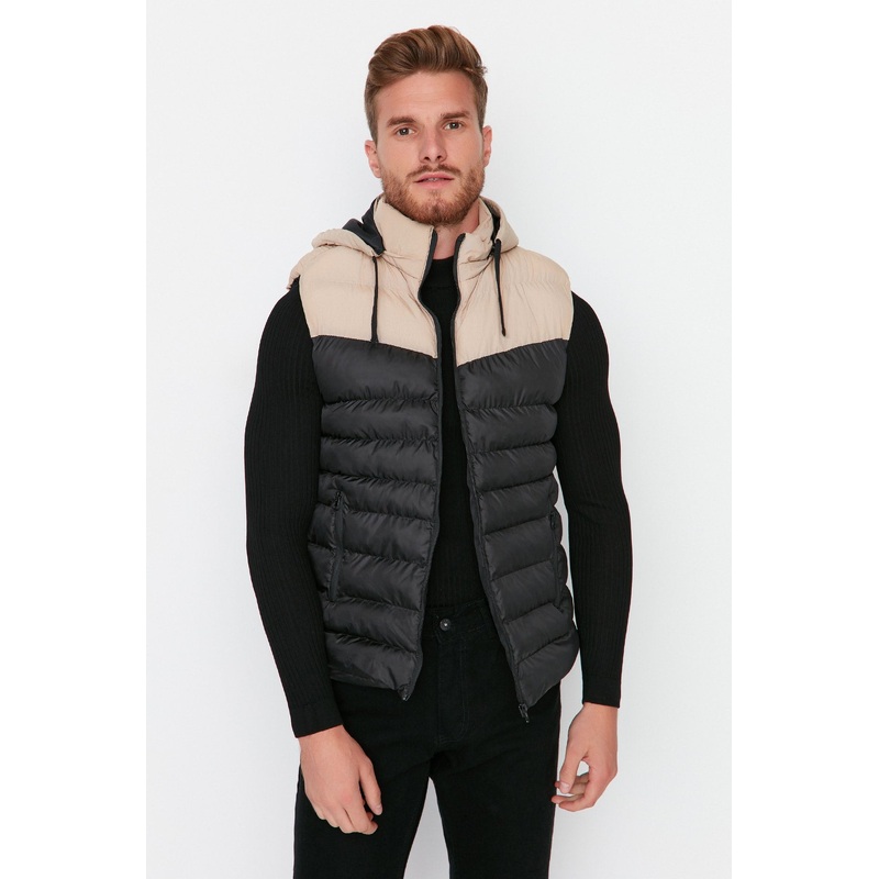 MAN Men Regular Fit Removable Hooded Color Block Puffer Vest TMNAW23YE00000