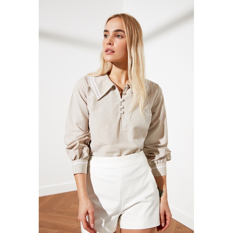 Stone Collar Detailed Blouse TWOSS20BZ0036