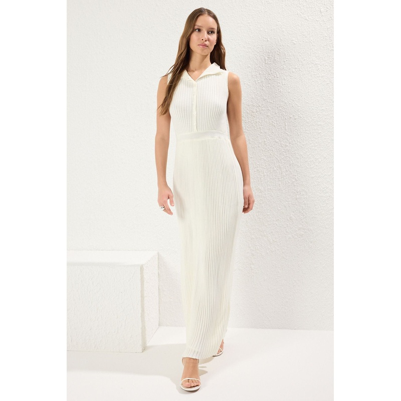 Women's Ecru Plain Regular Sleeveless Casual Regular Dress