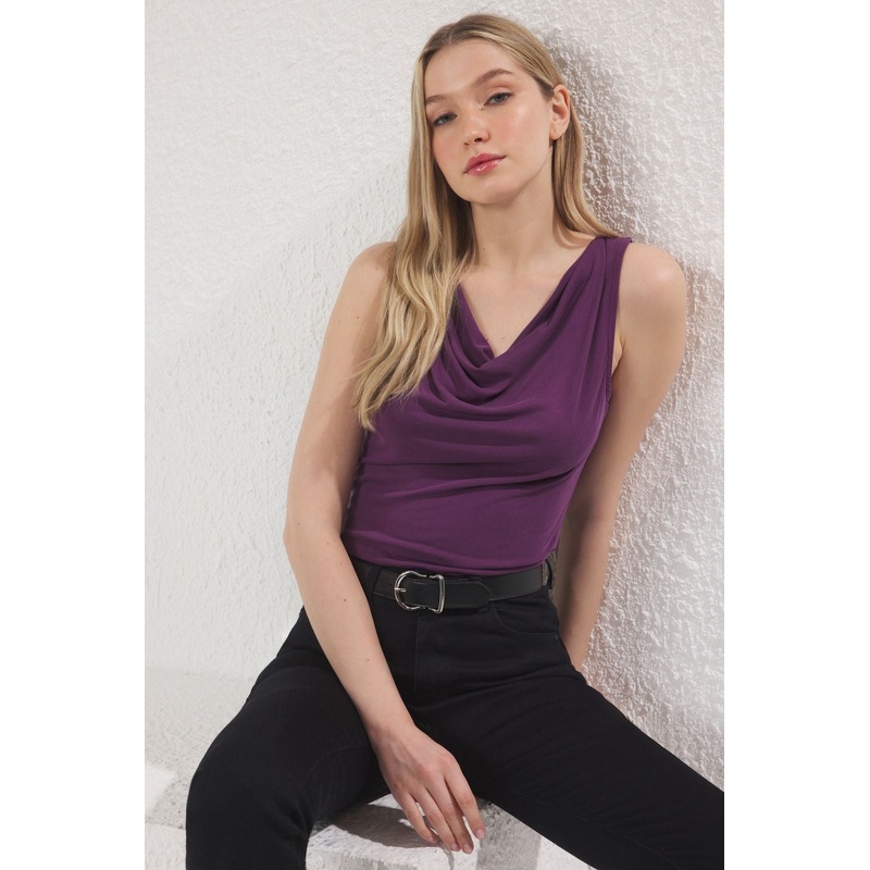 Women's Purple Straight Sleeveless Slim Blouse
