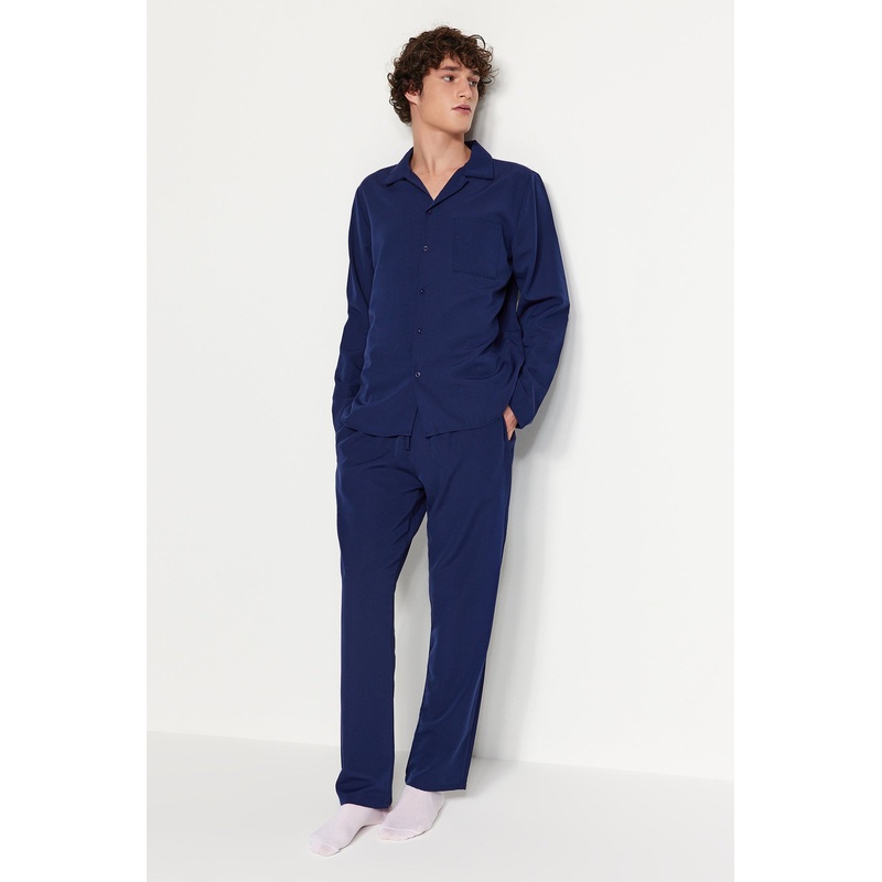 Man Men's Straight Long Sleeve Homewear Regular Pajama Set