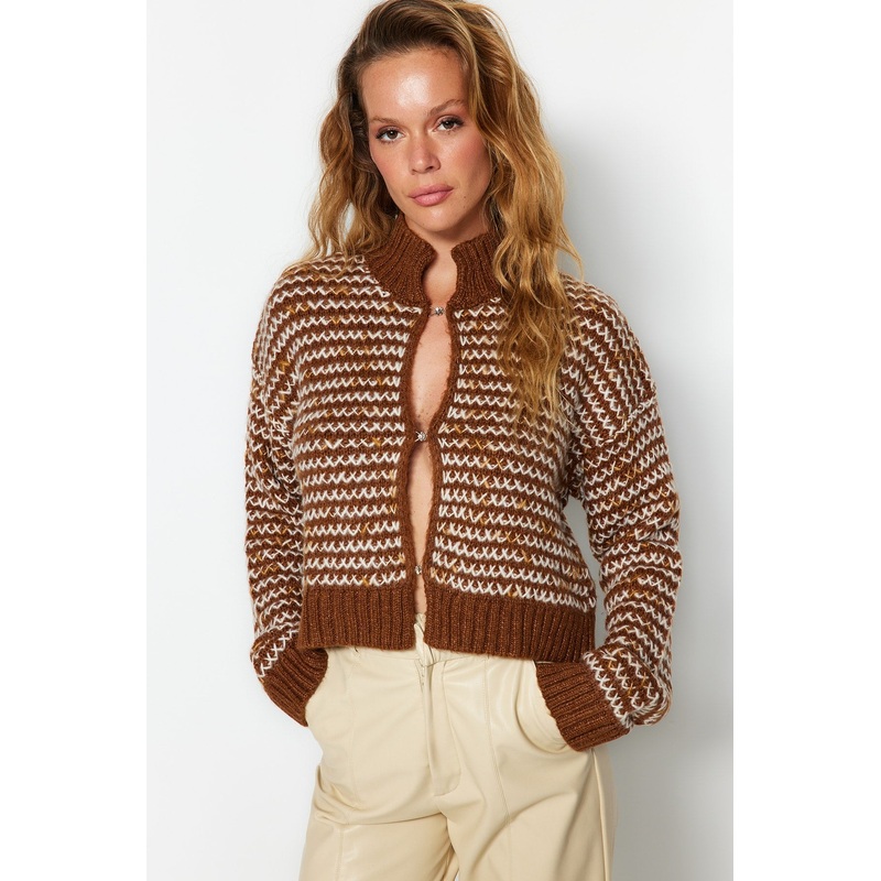 Soft Textured Gradient Knitwear Cardigan TWOAW24HI00052