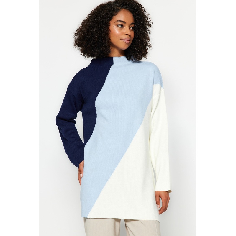 Modest Women's Dark Blue Color Block Long Sleeve Relaxed Fit Sweater