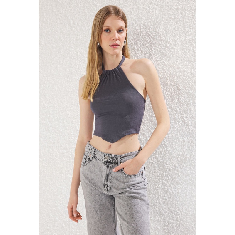 Women's Gray Plain Sleeveless Slim Blouse
