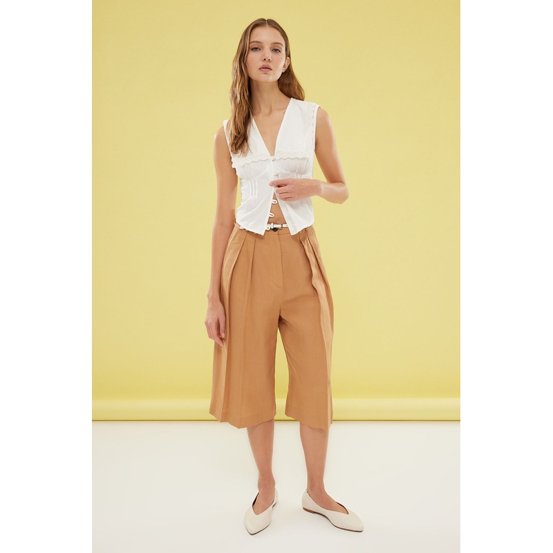 Women's Plain Sleeveless Fitted Shirt