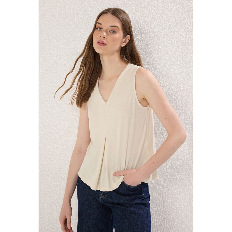 Women's Beige Straight Sleeveless Regular Blouse