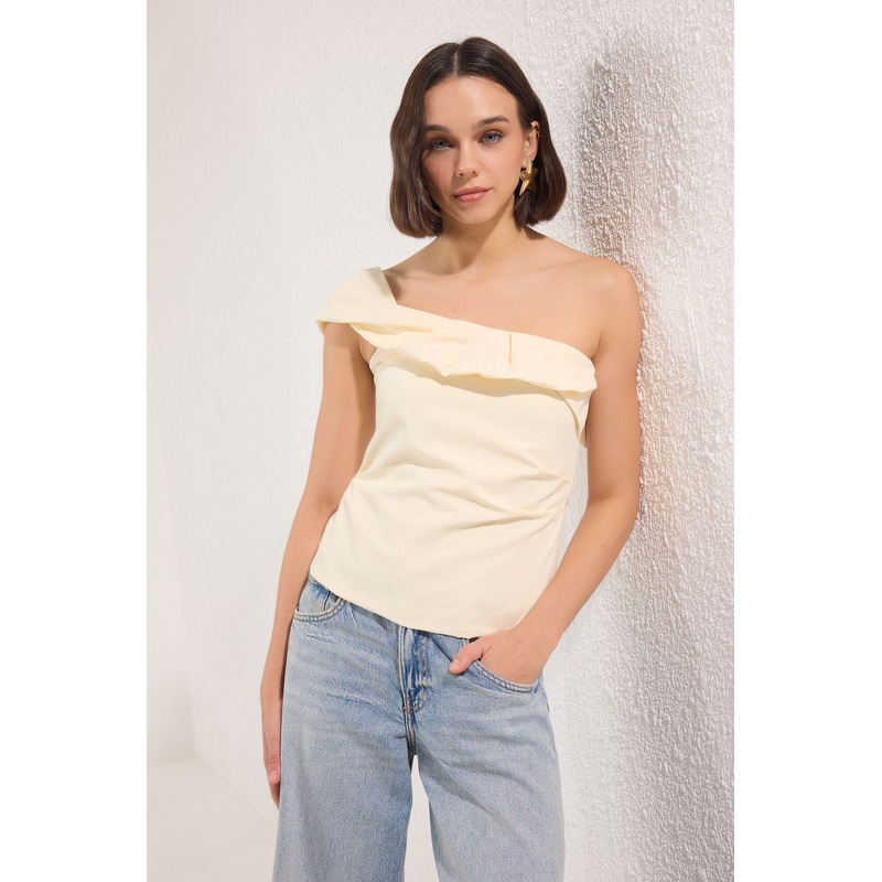 Women's Navy Blue Straight Sleeveless Regular Blouse