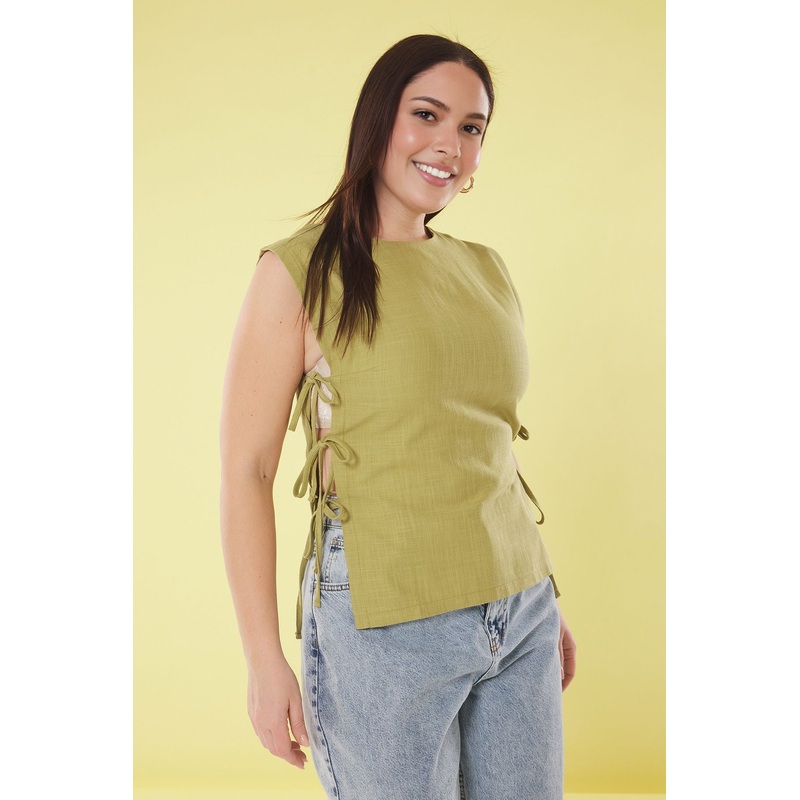 Curve Women's Straight Sleeveless Relaxed Plus Size Blouse